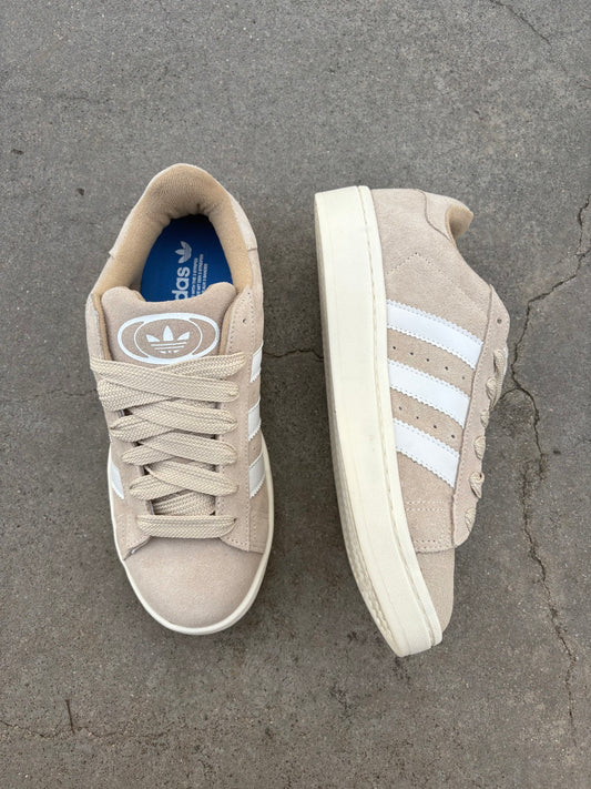 Adidas Campus Beige suela caramelo